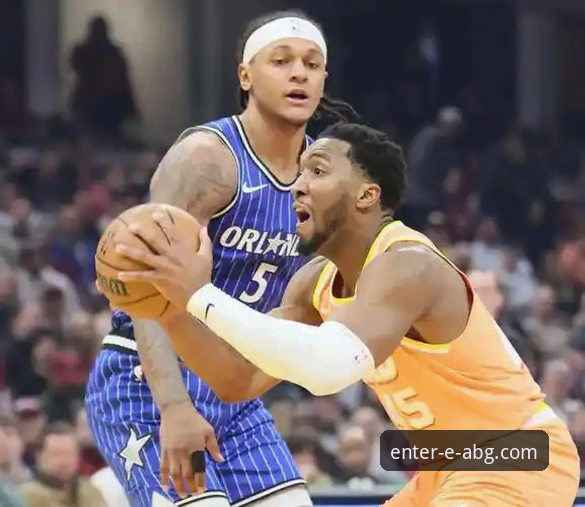 3个关键回合解析：骑士险胜魔术，米切尔42分背后的战术博弈